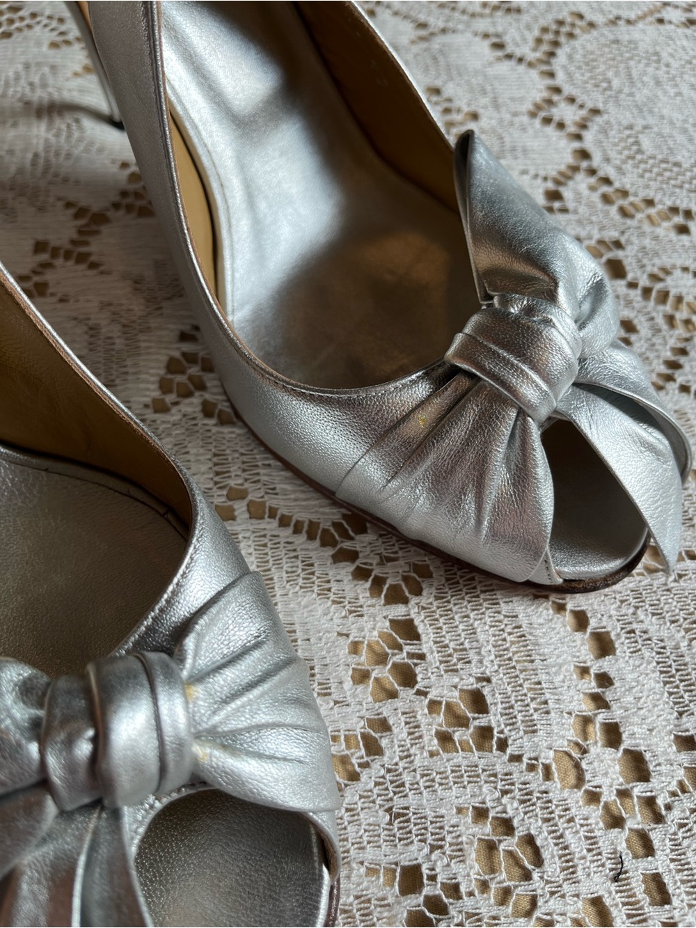 Y2K Valentino Garavani Sling Back Bow Heels, Silver Lambskin, Size EU 40 - Picture 9 of 12